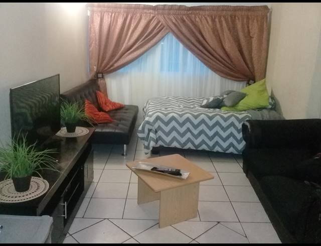 1.5 BEDROOM FLAT FOR SALE IN SUNNYSIDE
